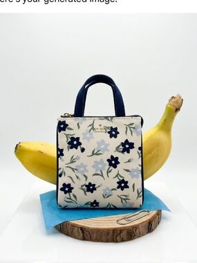 Kate Spade  NWT Insulated Floral Lunch Tote Cottagecore, Coastal Chic